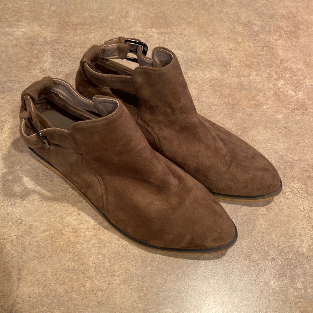 Womens G.C. shoes boots size 9
